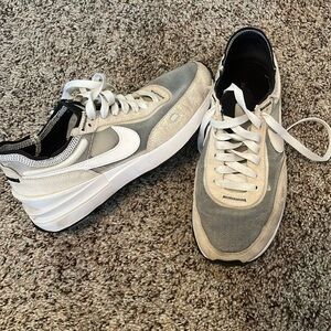 Women’s Nike Waffle 1 size 7